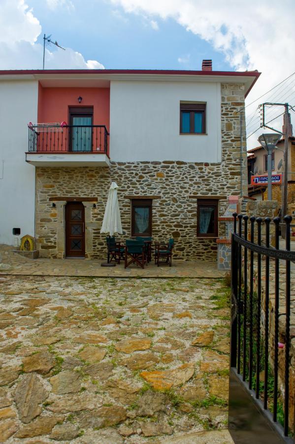 To Petrino Holidays House Metagkitsi Exterior foto